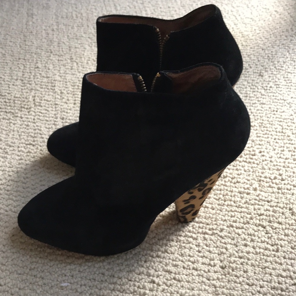 Black booties w/Cheetah Heel